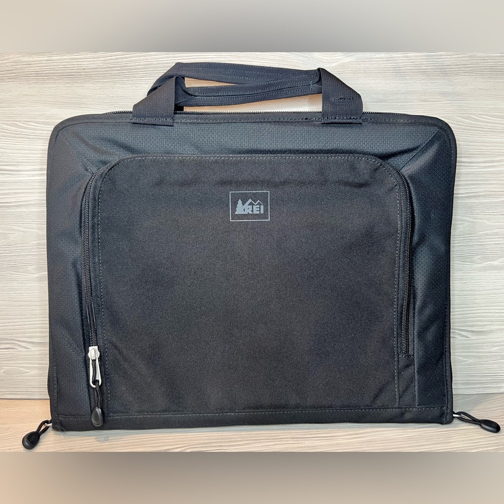 REI Tech Wrap Computer Sleeve Laptop Bag Messenger‎ Tote All Black 15x12x1